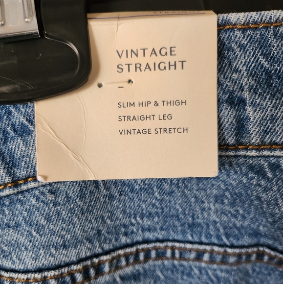 NWTSuper-High Rise Vintage Straight Jeans - Universal Thread™ Medium Wash SZ 8R - Picture 7 of 9